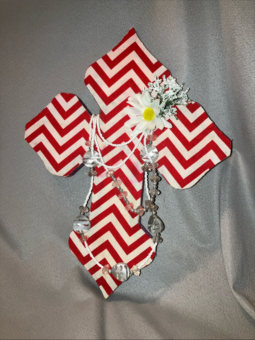 Red Chevron Cross Wall Décor with Daisy Accent